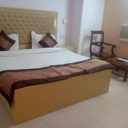 OYO 15515 Hotel Landmark Inn Delhi  Exterior foto
